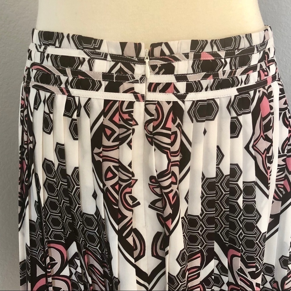 Adrianna Papell - Geometric Shape Pleated Skirt - Picture 4 of 7